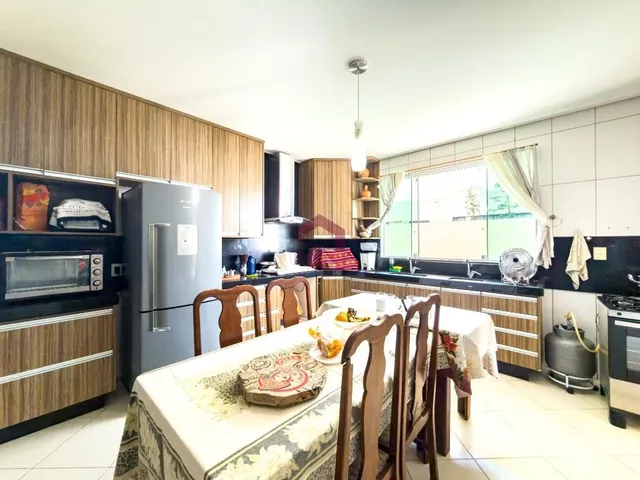 Imagem 2: ARNIQUEIRA - SHA 8 - 5 SUÍTES - ÁREA GOURMET - PISCINA - 1.600M² - ALTO PADRÃO