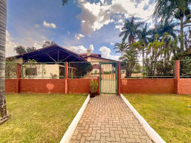 Imagem 5: PARK WAY - QUADRA 5 - LOTE 2.500M² - 4 QUARTOS - 2 SUÍTES - PISCINA - ÁREA VERDE
