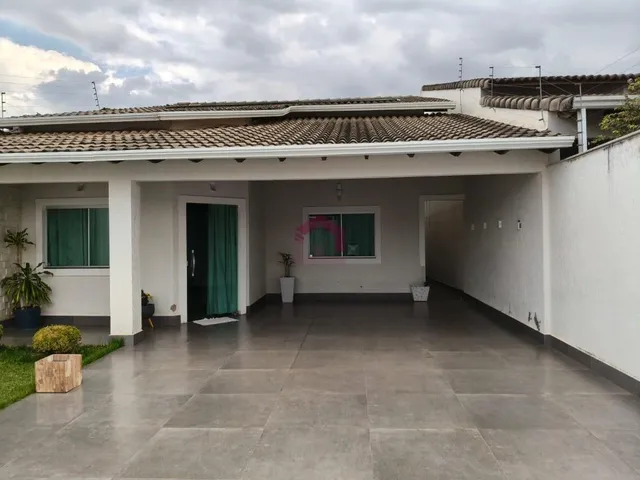 Imagem: RUA 5 - CASA TÉRREA - EDÍCULA - ÁREA