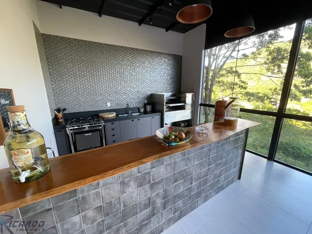 Imagem 5: Casa exuberante à venda em Buenos Aires, nas montanhas de Guarapari, com vista para o