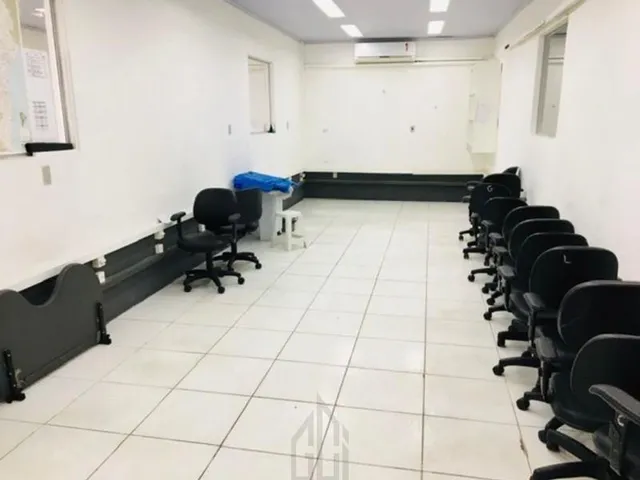 Imagem 8: Prédio Comercial no Cabula VI com 600 m² dividido em 20 salas 8 banheiros 6 vagas, ar