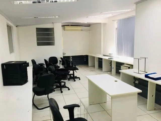 Imagem 10: Prédio Comercial no Cabula VI com 600 m² dividido em 20 salas 8 banheiros 6 vagas, ar
