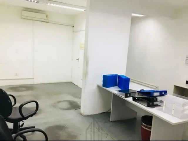 Imagem 4: Prédio Comercial no Cabula VI com 600 m² dividido em 20 salas 8 banheiros 6 vagas, ar