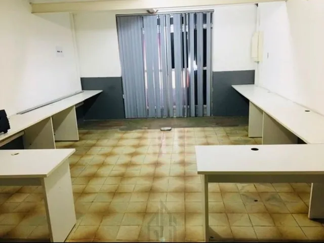Imagem 6: Prédio Comercial no Cabula VI com 600 m² dividido em 20 salas 8 banheiros 6 vagas, ar