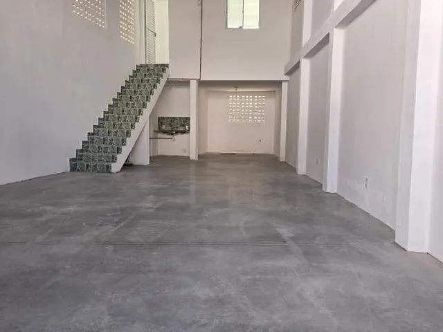 Imagem 9: Galpão com 100 m², pé direito 6 metros, escritório, dois banheiros, copa, para alugar