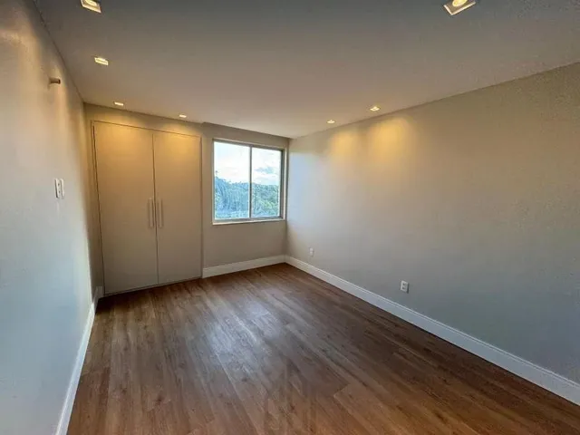 Imagem 3: Apartamento 68 m² com 2/4, duas suítes, decorado no 4 andar Alfa Class na Paralela