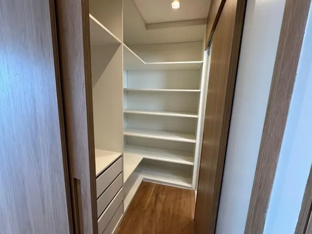 Imagem 6: Apartamento 68 m² com 2/4, duas suítes, decorado no 4 andar Alfa Class na Paralela