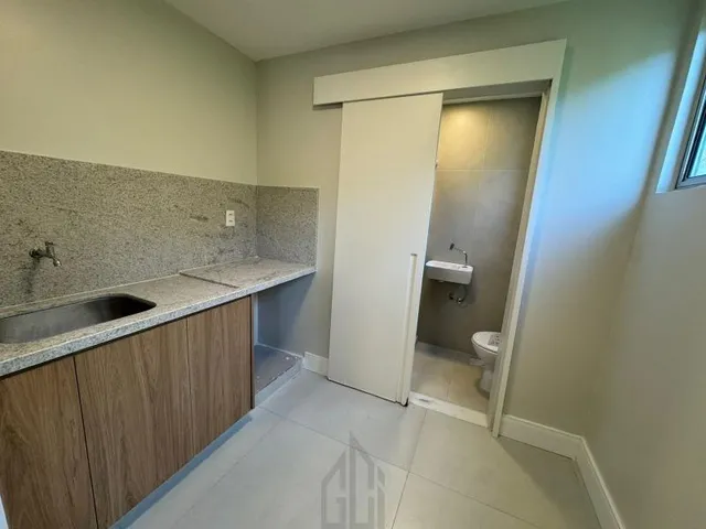Imagem 15: Apartamento 68 m² com 2/4, duas suítes, decorado no 4 andar Alfa Class na Paralela