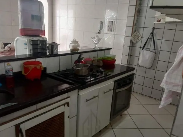 Imagem 5: Casa ampla com 600 m², 6 quartos, estacionamento amplo, piscina, varanda a vender na