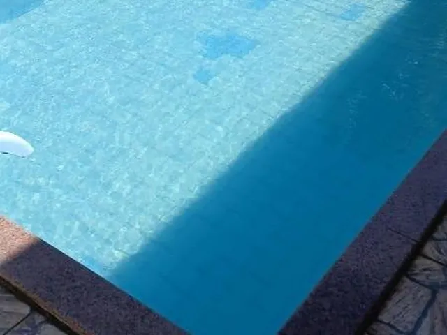 Imagem 15: Casa ampla com 600 m², 6 quartos, estacionamento amplo, piscina, varanda a vender na