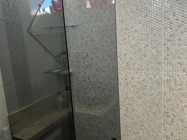 Imagem 3: Casa ampla com 600 m², 6 quartos, estacionamento amplo, piscina, varanda a vender na