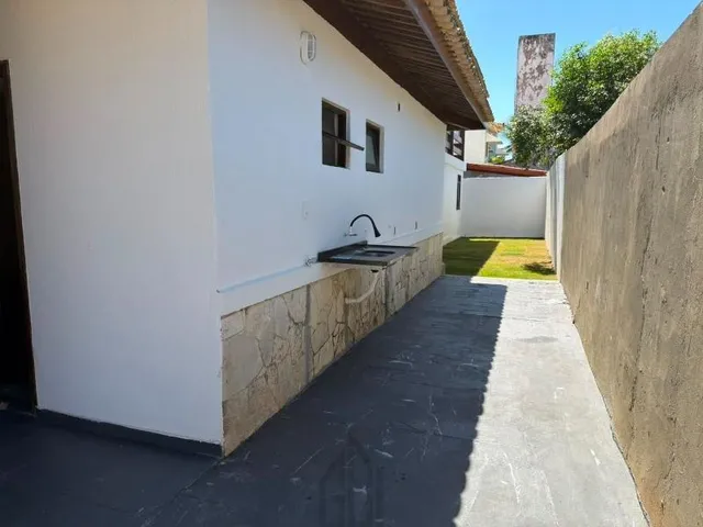 Imagem 12: Casa alto padrão ampla para alugar em Vilas do Atlântico localizada na Rua Praia de