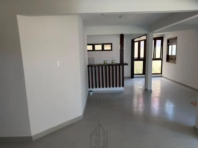 Imagem 3: Casa alto padrão ampla para alugar em Vilas do Atlântico localizada na Rua Praia de