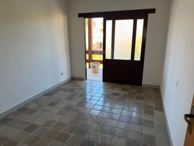 Imagem 14: Casa alto padrão ampla para alugar em Vilas do Atlântico localizada na Rua Praia de
