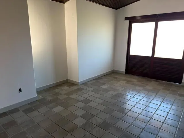 Imagem 5: Casa alto padrão ampla para alugar em Vilas do Atlântico localizada na Rua Praia de