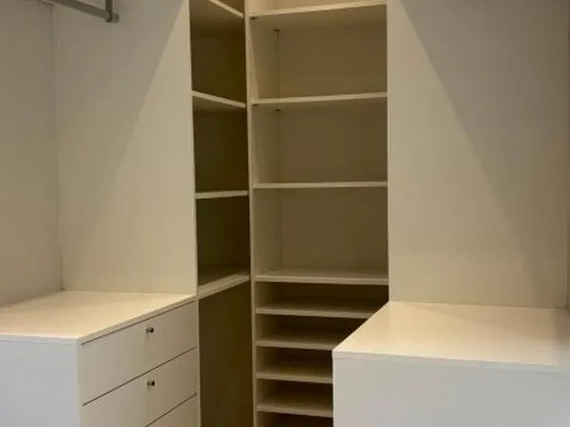 Imagem 11: Apartamento terreo mobiliado medindo 82 m² com 2/4, vagas vender em Buraquinho Lauro de