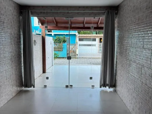 Imagem 10: BELISSIMA CASA COM 3 DORMITORIOS NA ARMAÇÃO