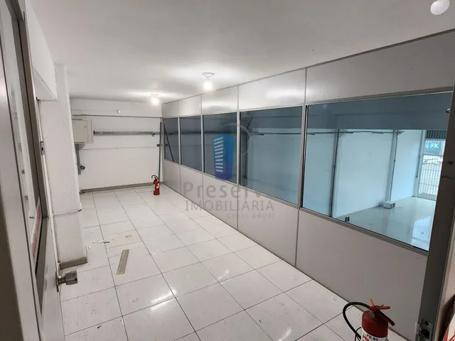 Imagem 12: Prédio Comercial com Dois Pavimentos e Depósito no Subsolo - Bairro Cordeiros