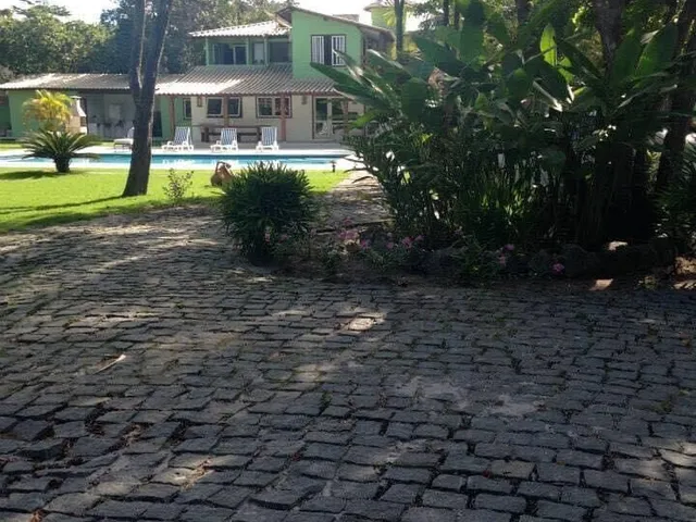 Imagem 6: Linda casa de alto padrão com amplo terreno pouco metros do mar