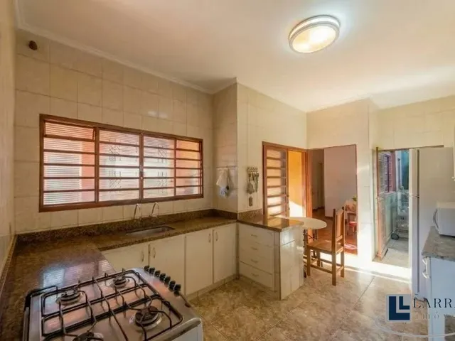 Imagem 2: Casa espaçosa para venda nos Campos Eliseos, 5 dormitorios mais edícula, área gourmet