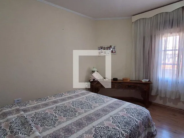 Imagem 9: Localizada no charmoso bairro Olímpico, esta espaçosa casa de 301 metros quadrados
