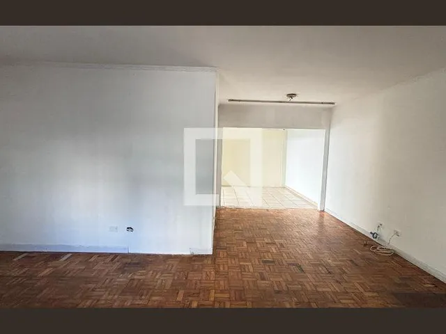 Imagem: Localizada na charmosa Vila Bastos, esta