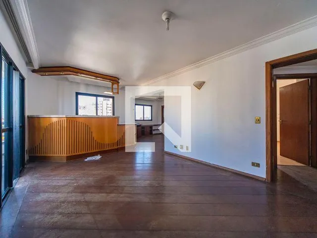 Imagem: Este espaçoso apartamento localizado no