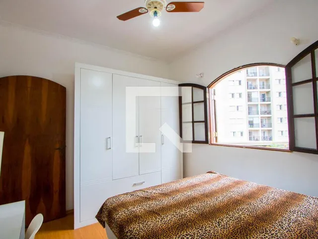 Imagem 10: Localizada no charmoso bairro de Vila Valparaíso, esta casa oferece uma excelente