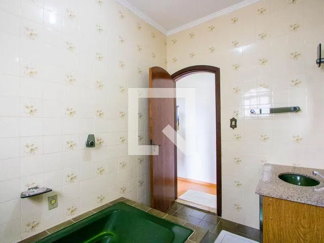 Imagem 11: Localizada no charmoso bairro de Vila Valparaíso, esta casa oferece uma excelente