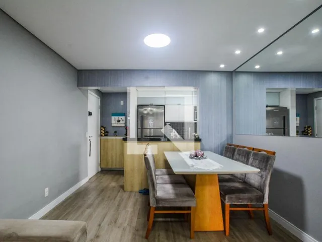 Imagem 2: Este espaçoso apartamento está localizado na vibrante cidade de Santo André. Com três