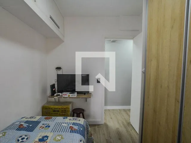 Imagem 6: Este espaçoso apartamento está localizado na vibrante cidade de Santo André. Com três