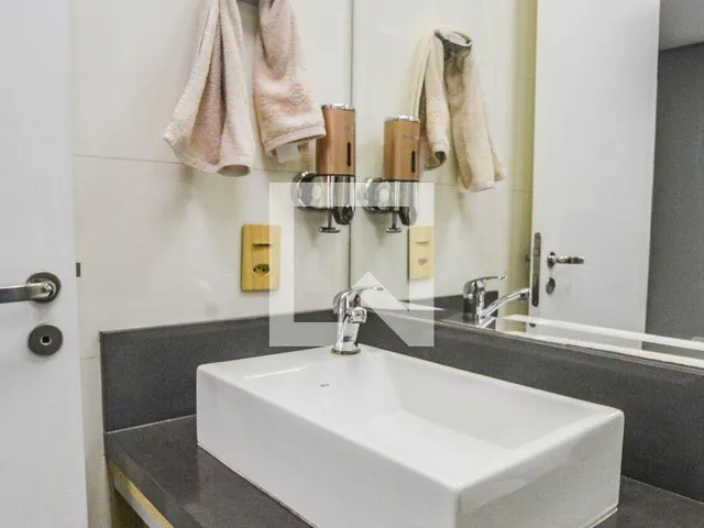 Imagem 16: Este espaçoso apartamento está localizado na vibrante cidade de Santo André. Com três