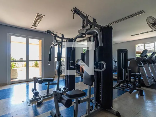 Imagem 5: Este espaçoso apartamento está localizado na vibrante cidade de Santo André. Com três