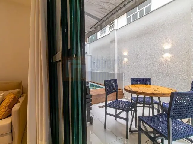 Imagem 15: Apartamento Garden à Venda Reformado e Decorado em Copacabana de 58m² com 1 Quarto Sala