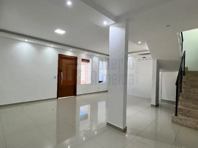 Imagem 6: Excelente Casa Triplex à Venda em Vargem Pequena com 220m² e Terreno 180m² com 3