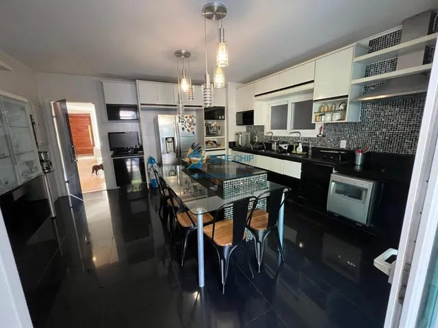 Imagem 10: Casa para locação no Condomínio Quintas do Rio - Barra da Tijuca, com 6 Quartos, 4
