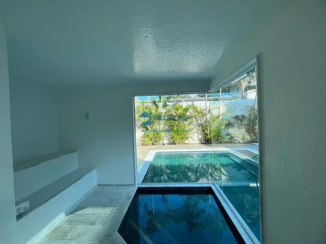 Imagem 9: Casa à Venda no Condomínio Quintas do Rio - Barra da Tijuca, com 6 Quartos, 4 suítes