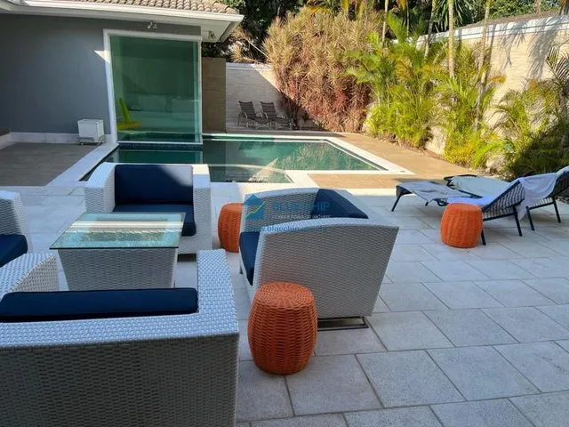 Imagem 12: Casa à Venda no Condomínio Quintas do Rio - Barra da Tijuca, com 6 Quartos, 4 suítes