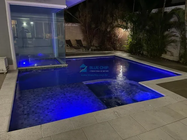 Imagem 15: Casa à Venda no Condomínio Quintas do Rio - Barra da Tijuca, com 6 Quartos, 4 suítes