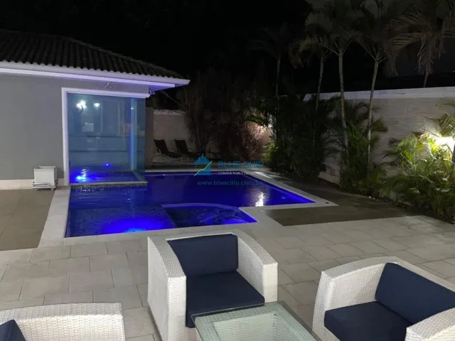 Imagem 16: Casa à Venda no Condomínio Quintas do Rio - Barra da Tijuca, com 6 Quartos, 4 suítes