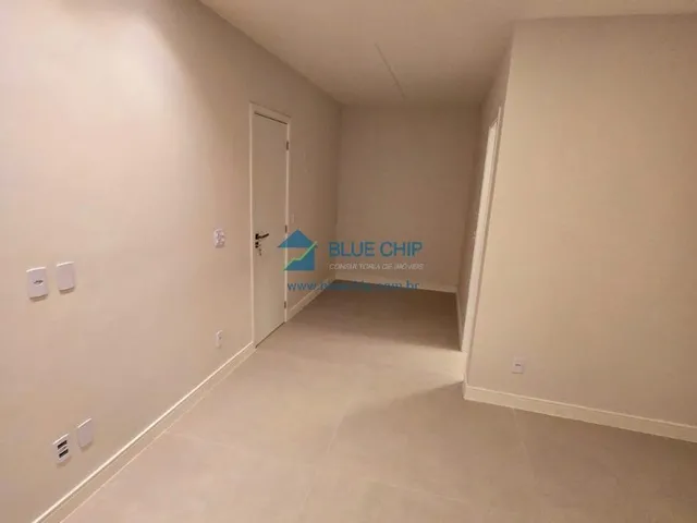 Imagem 9: Casa à Venda no Condomínio Advanced Residence - Vargem Pequena, com 3 Quartos por