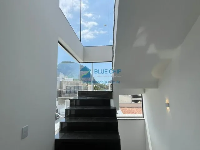 Imagem 4: Casa à Venda no Condomínio Dream Garden II - Vargem Pequena com 240m² por