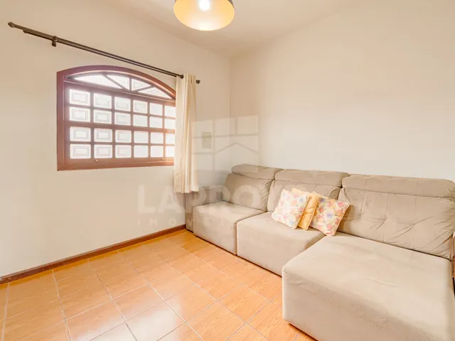 Imagem 8: Casa com 6 dormitórios