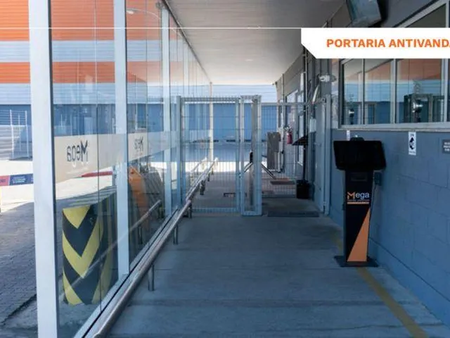 Imagem 14: Módulo em Condomínio Logístico para Locação em Itajaí-SC, com docas e niveladoras