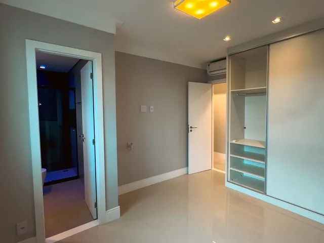 Imagem 14: Alugo Apartamento com 200m2, varanda gourmet vista mar, 4 suítes, 4 Vagas