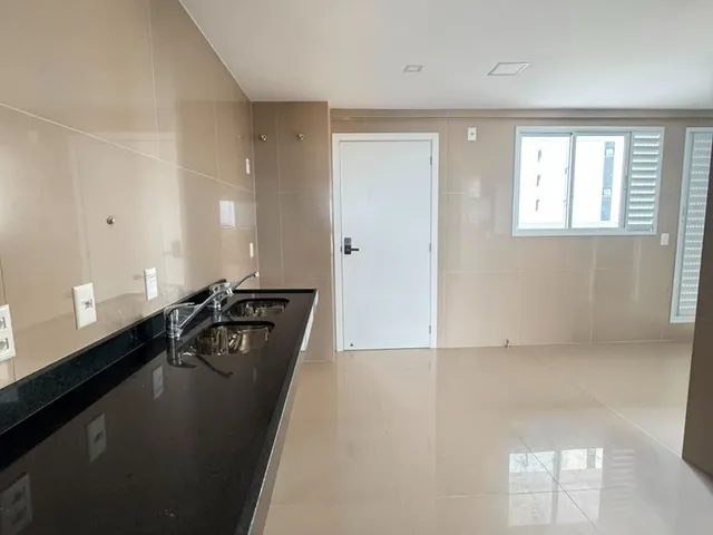 Imagem 2: Vende-se Apartamento em Calhau no Cond Al Mare - 4 Suites - Nascente e Ventilado