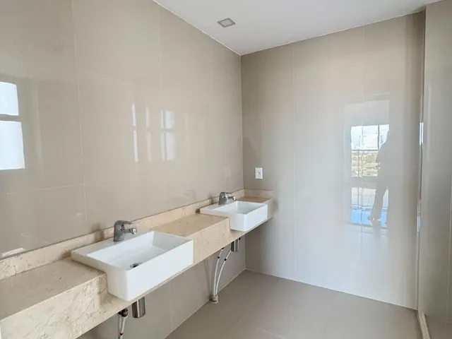 Imagem 3: Vende-se Apartamento em Calhau no Cond Al Mare - 4 Suites - Nascente e Ventilado