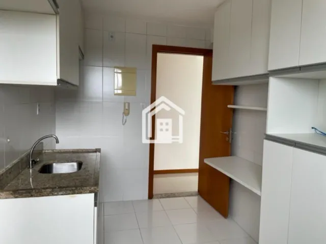 Imagem 10: Amplo apartamento de 03 quartos no 5º andar com suíte em Buraquinho