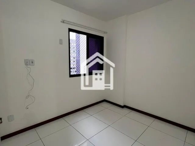 Imagem 7: Apartamento com 3 quartos amplo com dependência no Costa Azul