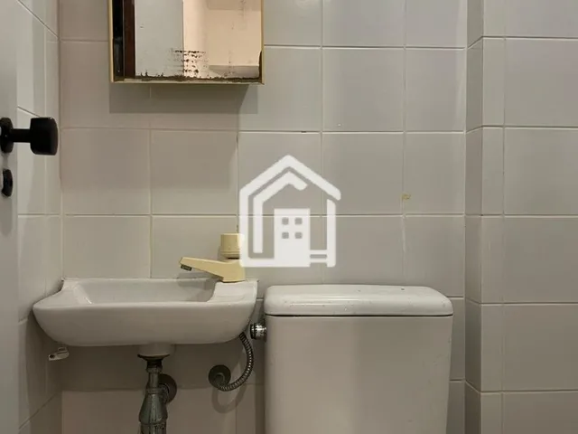 Imagem 16: Apartamento com 3 quartos amplo com dependência no Costa Azul